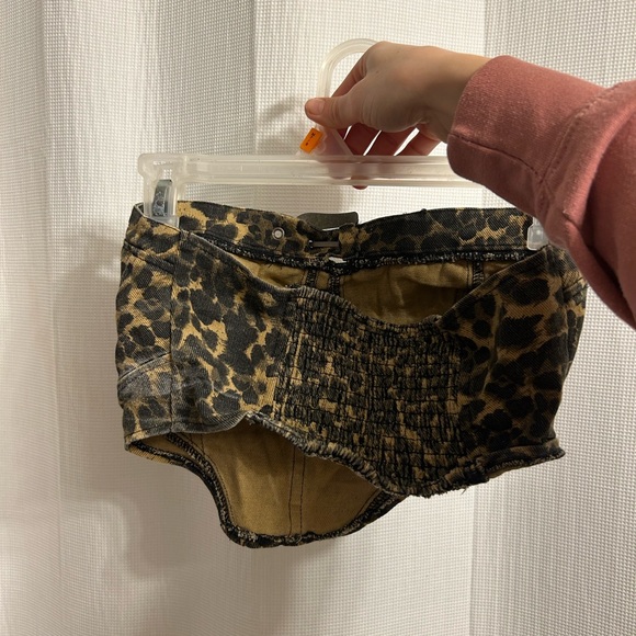 Fashion Nova Animal Print Strapless Crop Top - Picture 2 of 2